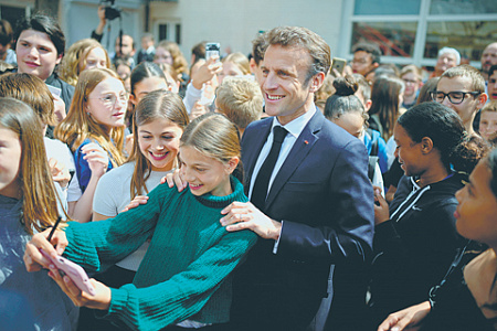 франция, защита детей, цифровые угрозы, лишение доступа в соцсети, пагубное влияние интернета