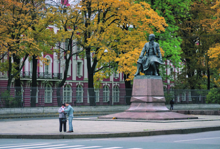 петербург, васильевский остров, истуканы, памятники, история