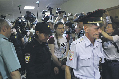 организация, новое величие, павликова, дубовик, домашний арест