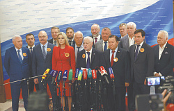 Партия Миронова показывает кандидатов в одномандатных округах