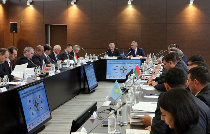 армия, оборона, rae2015, нижний тагил, вооружения, танки, рогозин, медведев