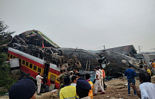 Железнодорожная катастрофа в Индии: Погибли более 200 человек, сотни пострадали 