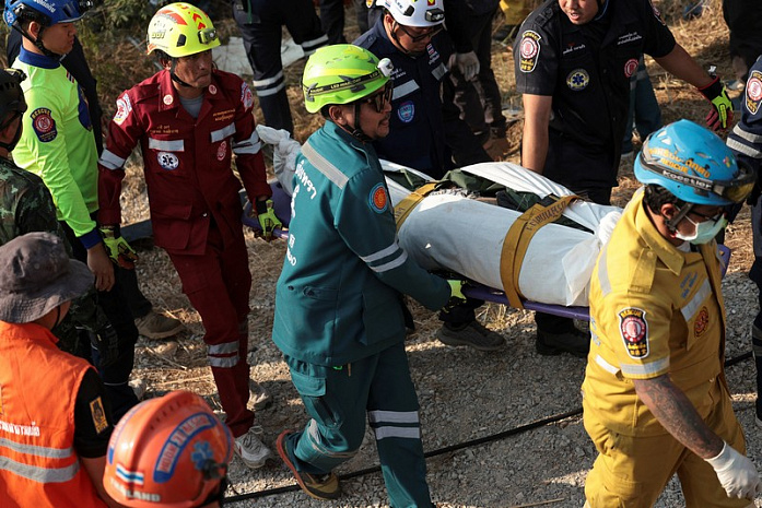 таиланд, железная дорога, поезд, кран, катастрофа, жертвы