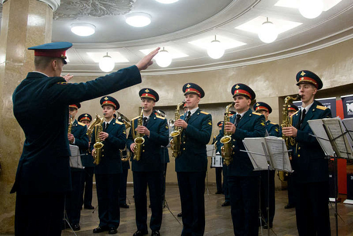 метро, оркестр, марщ, преображенский полк