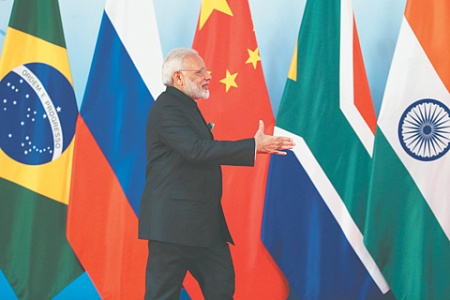 международные отношения, наброски к оптимистическому сценарию, торговые войны, мировая экономика, гонка вооружений, военные расходы