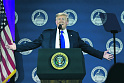 Белые евангелики игнорируют <b>импичмент</b> Трампу