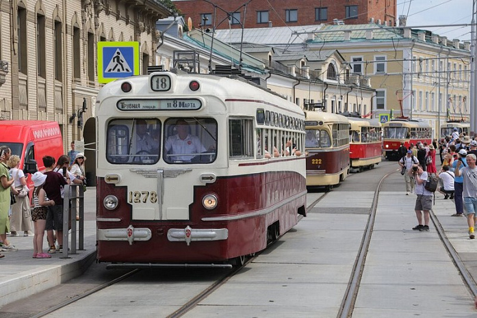 россия, москва, день городского транспорта, трамваи, парад
