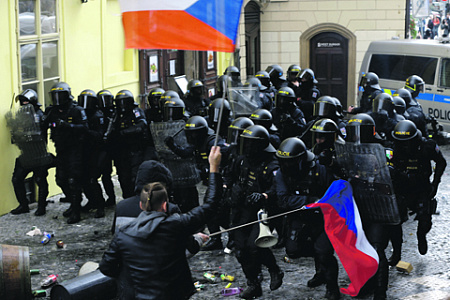 коронавирус, пандемия, covid 19, карантин, ограничения, протест, чехия, общество, социальные контакты, личная жизнь