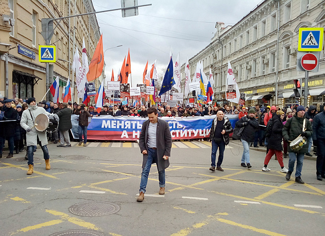 Марш Немцова собрал всех демократов и десятки тысяч активистов (+ФОТО)