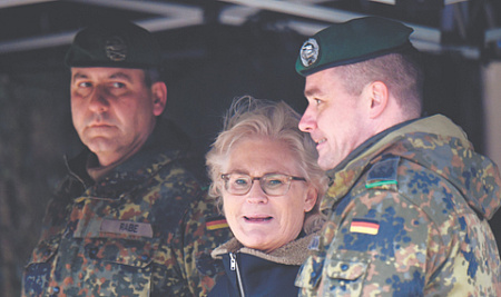 германия, минобороны, ламбрехт, отставка, военная помощь, украина, военная спецоперация