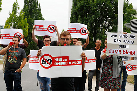 австрия, суды, фермер, инцидент, демонстрации, протест, рабочий день, соцобеспечение, законы, свободы