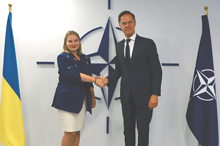 украина, корурпцтионный скандал, бюджетная дыра, зеленский, оппозиция, требование отставки правительства, порошенко