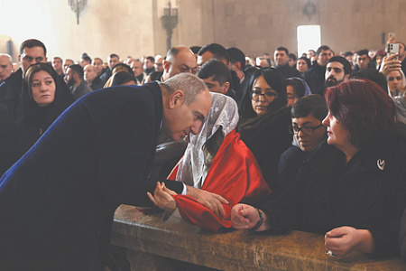 армения, пашинян, армянская апостольская церковь, изгнание агентов кгб