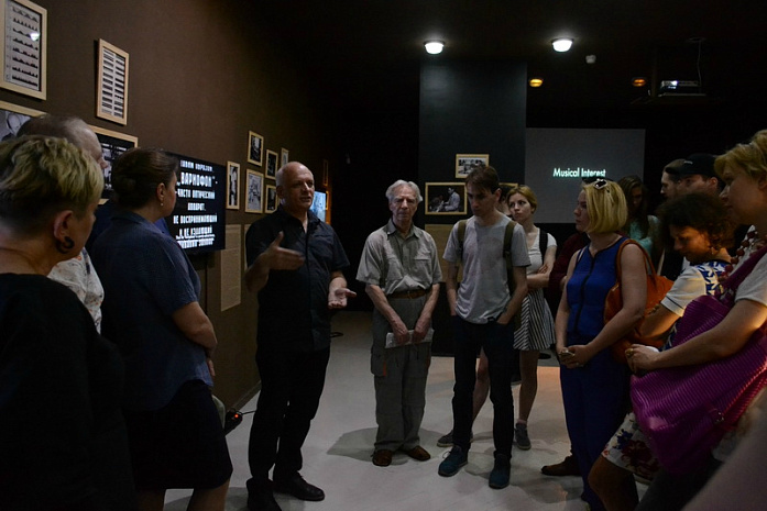 музыка, синтезатор, выставка