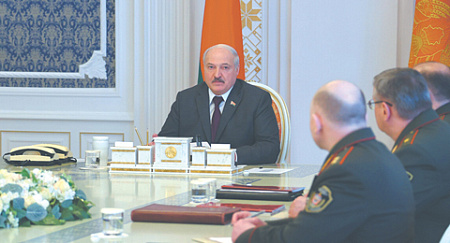 белоруссия, экономика, кризис, зарплата, западные санкции, враждебная пропаганда