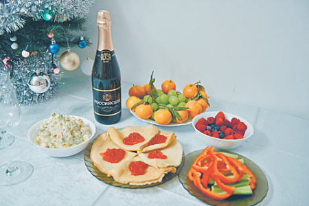 новогодние праздники, застолье, пищеварительная система, панкреатит, нездоровая пища, спиртное