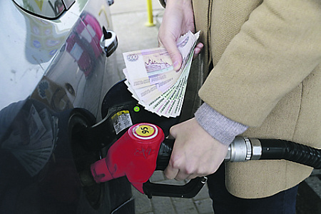бензин, топливо, цены, кризис, зарпоата