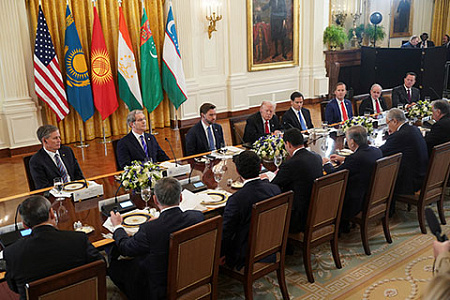 президенты стран центральной азии, саммит в вашингтоне, трамп, финансовуая дипломатия, последствия для россии