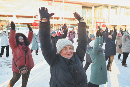 пенсионеры по старости, работающие пенсионеры, дополнительные источники доходы, пенсия, зарплата