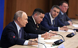 В День местного самоуправления Путин не говорит о муниципальной реформе...