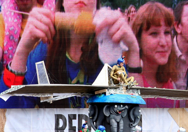шоу, flugtag, red bull, полет, депардье