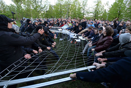 екатеринбург, оппозиция, протестная акция, конфликт, храм, сквер, рпц, референдум