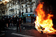 "Зажигательные" протесты прокатились по Парижу