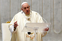 В <b>Ватикан</b>е предпочли пожертвовать этикой, а не жизнями духовенства