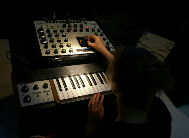 музыка, синтезатор, выставка