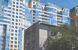 Квадратными метрами обзаводятся бедные и богатые