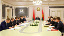 Лукашенко пригрозил директорам заводов тюрьмой
