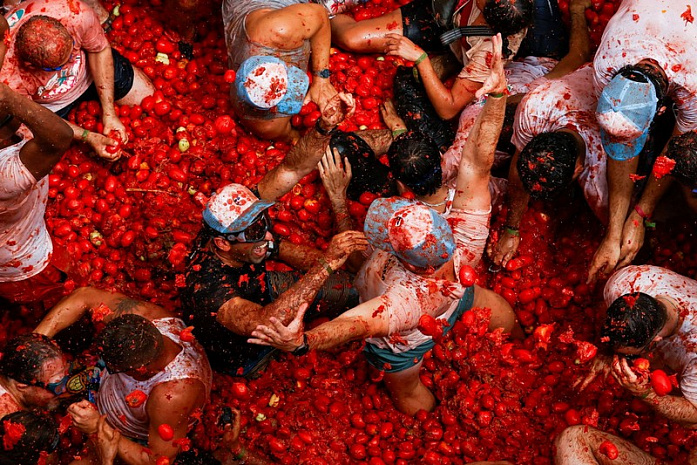 испания, фестиваль, La Tomatina, помидоры, томаты, битва