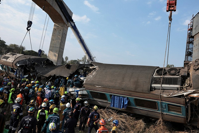 таиланд, железная дорога, поезд, кран, катастрофа, жертвы