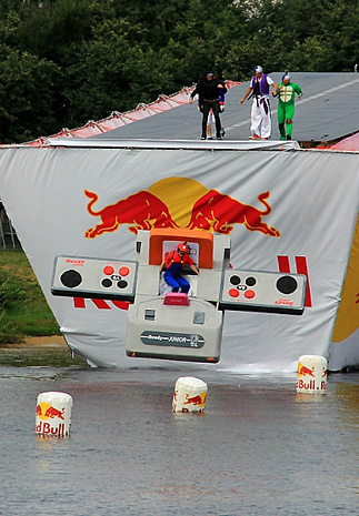 шоу, flugtag, red bull, полет, депардье