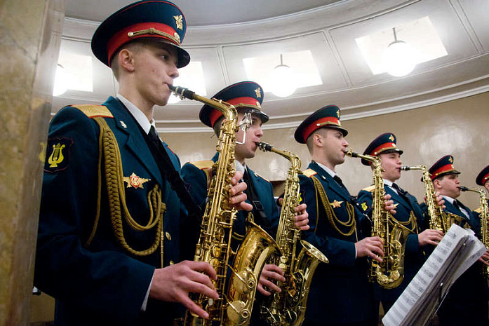 метро, оркестр, марщ, преображенский полк