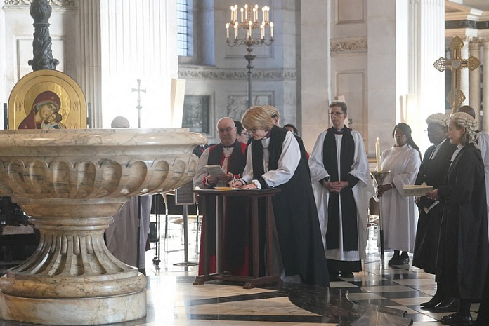 англия, церковь, Архиепископ Кентерберийский, Сара Муллали
