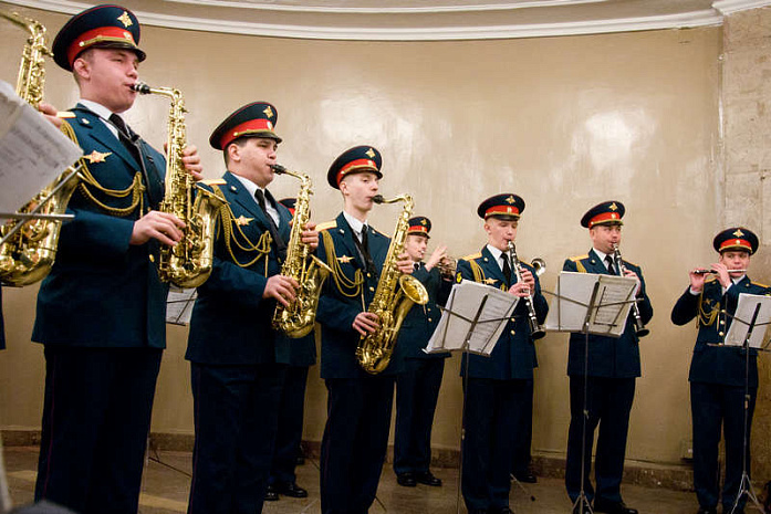 метро, оркестр, марщ, преображенский полк