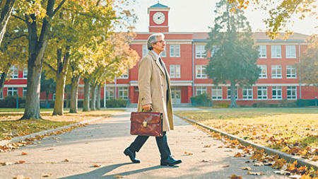 экономика знаний, единое образовательное пространство, профессура, школьные учителя, совместительство, подработка, репетиторство, учреждение полного дня