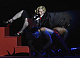 Мадонна не удержалась на ногах, выступая на Brit Awards