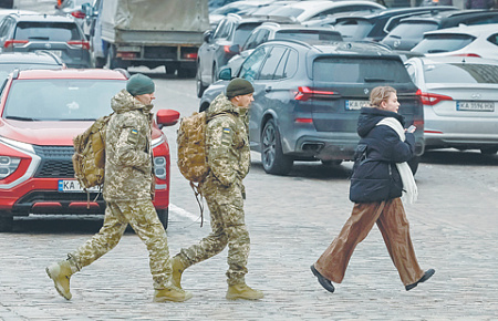 украина, призыв в армию, мобилизационный возраст, ужесточение действий военкомов, зеленский, выборы