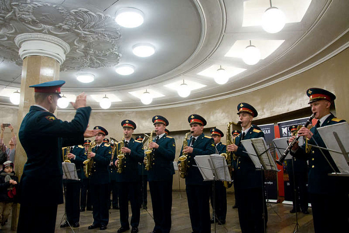 метро, оркестр, марщ, преображенский полк