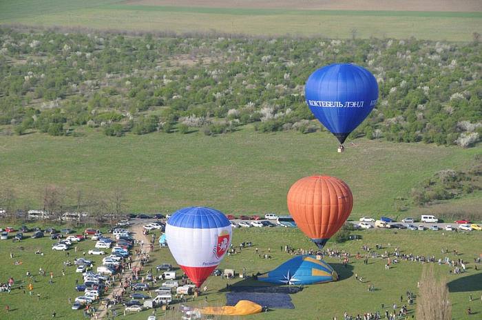 россия, крым. белогорск, воздушные шары, слет