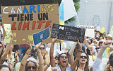 Испания:  Жители Канарских островов требуют защитить их от наплыва туристов