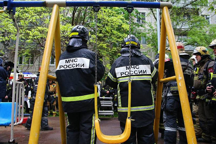 россия, москва, мчс, пожарные, тушение, показательное