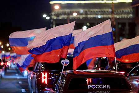 фом, опрос, тревоги и опасения россиян, рост страха перед безденежьем, политические последствия, несменяемость власти. сплочение общества