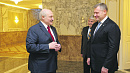 <b>Лукашенко</b> старается понравиться Путину