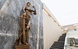 «Рождественское чудо» на счетах «Хавас Медиа»: деньги забрал Дед Мороз?