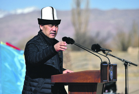 киргизия, общество, раскол, протест, конституция, реформа, садыр жапаров, диктатура, авторитаризм, народный курултай