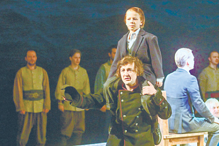 театр эрмитаж, премьера, гамлет путь к отцу, личная исповедь, михаил левитин, рецензия