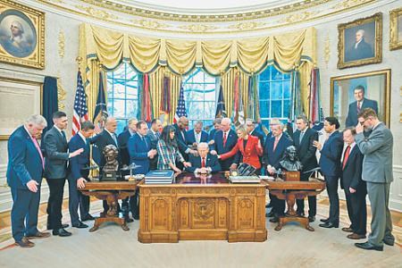 сша, иран, дональд трамп, религия, христианство, протестантизм, ислам, молебен, мессианство, традиции, государство, общество, политика